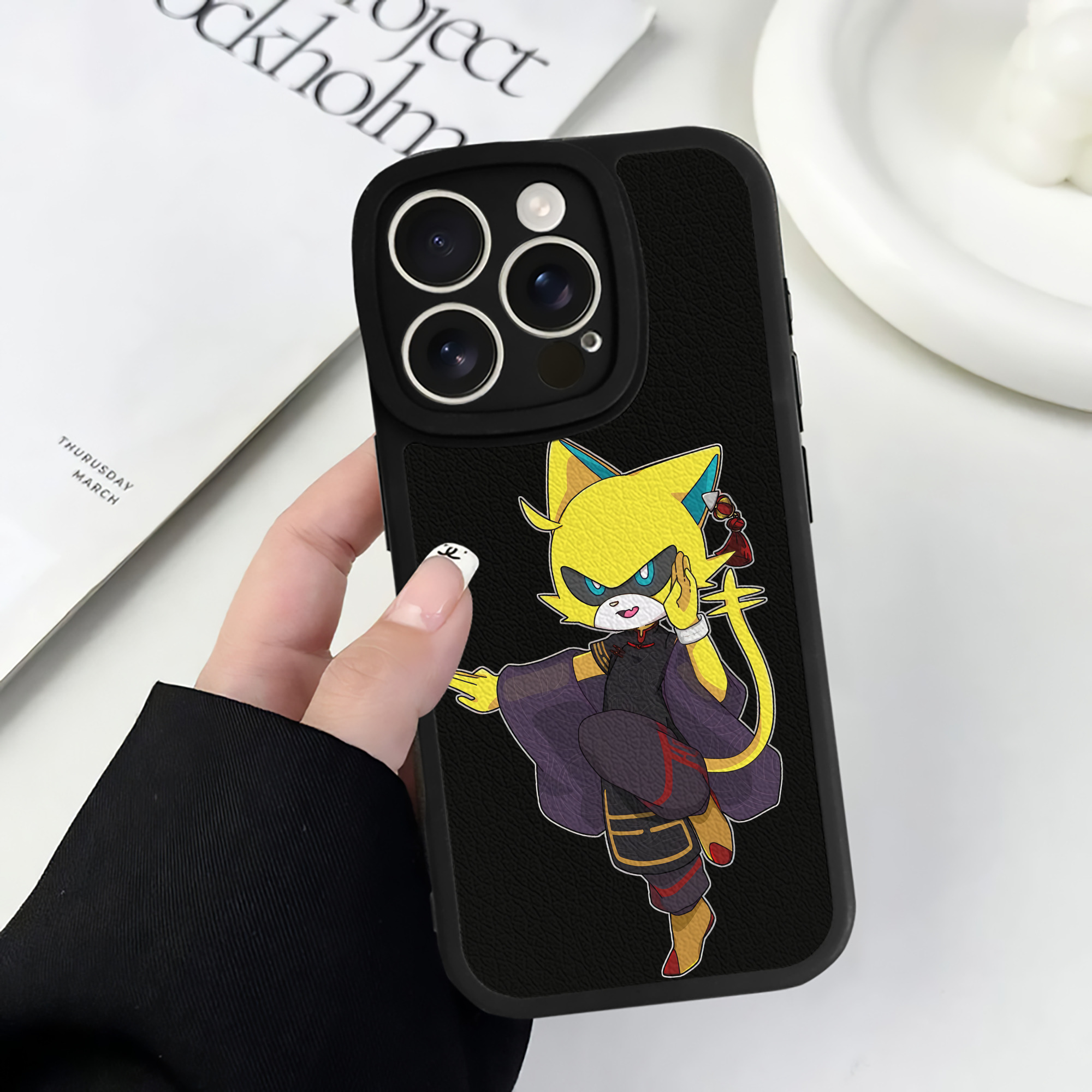 （画像用） 妖怪ウォッチ Yo-kai Watch 【iPhone 16シリーズ対応】シリコンスマホケース（レザー調） 材質：シリコン
